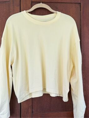 Women's Light Yellow Crewneck Long-Sleeve Sweater